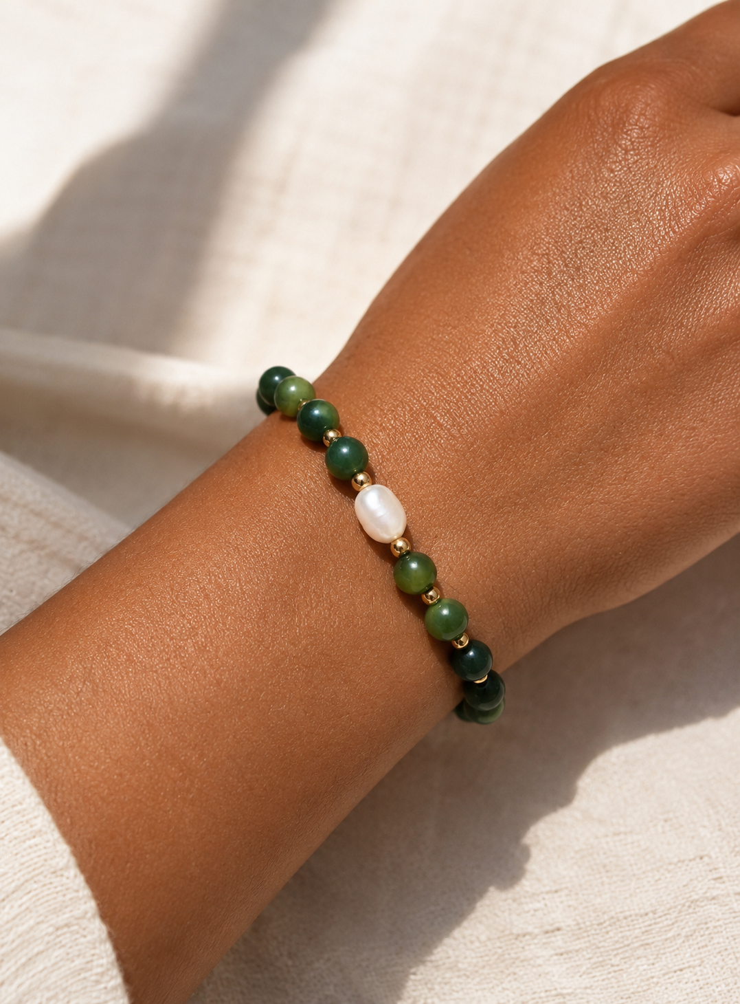 Green jade & freshwater pearl bracelet